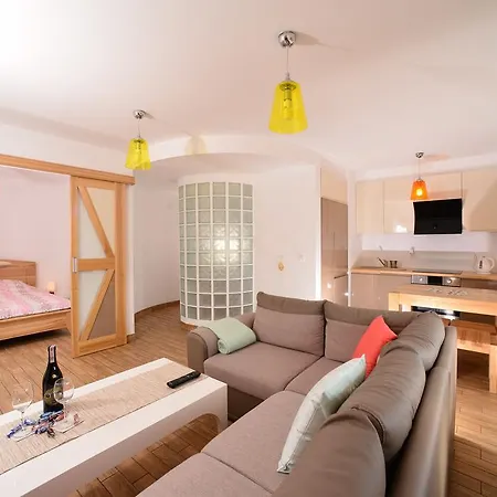 Apartman 2 *